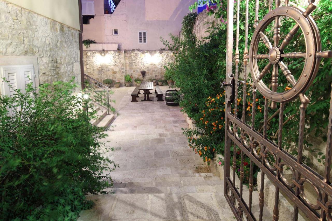 Old Town Studio Apartments Makarska Esterno foto