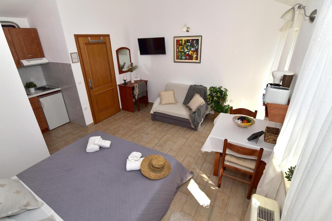 Old Town Studio Apartments Makarska Esterno foto