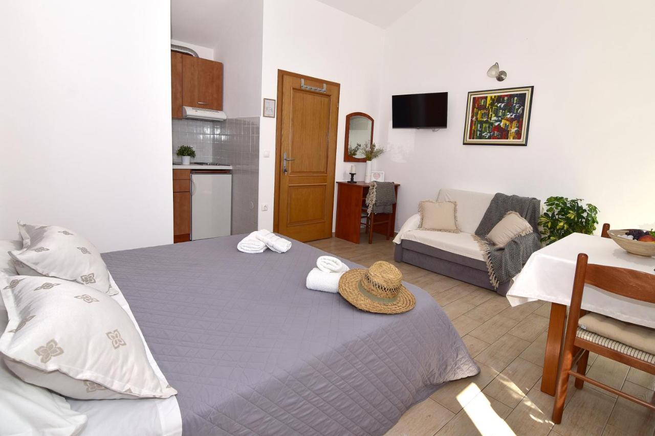 Old Town Studio Apartments Makarska Esterno foto