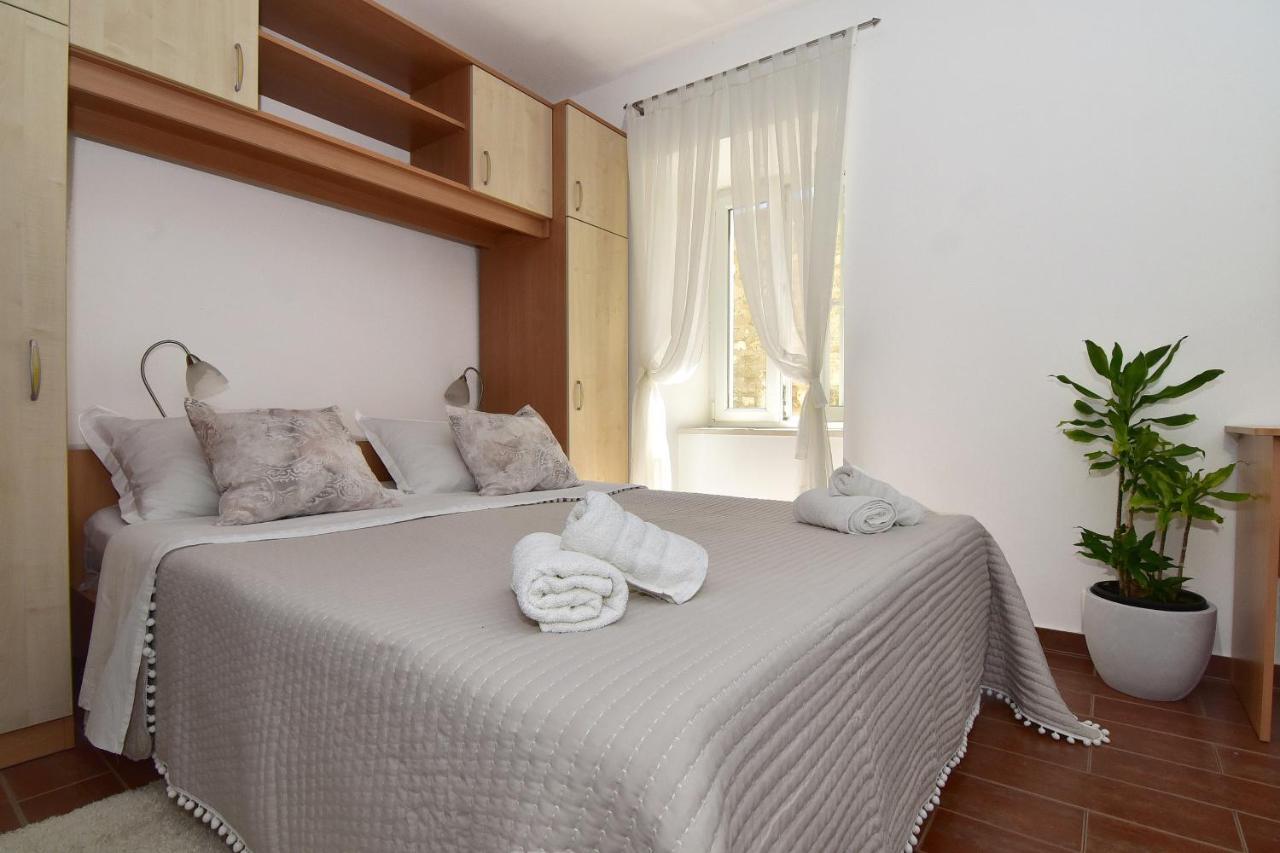 Old Town Studio Apartments Makarska Esterno foto