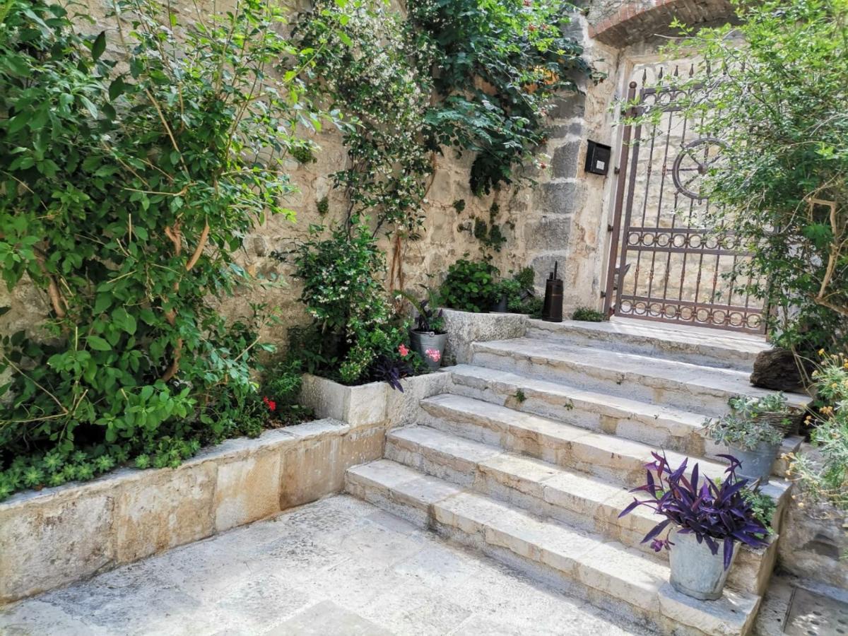 Old Town Studio Apartments Makarska Esterno foto