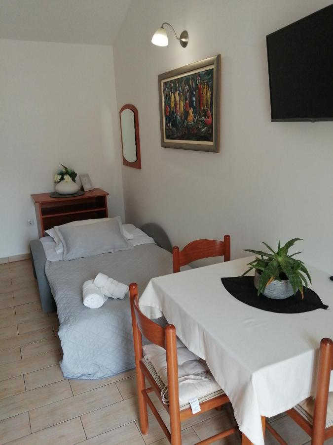 Old Town Studio Apartments Makarska Esterno foto
